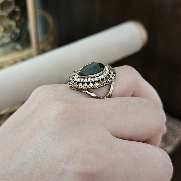 Ring - Picture 2 of 8
